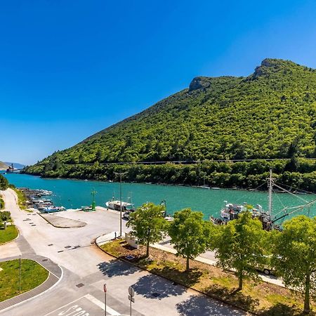 Seafront Villa Andrijana - Happy Rentals Plomin Eksteriør bilde