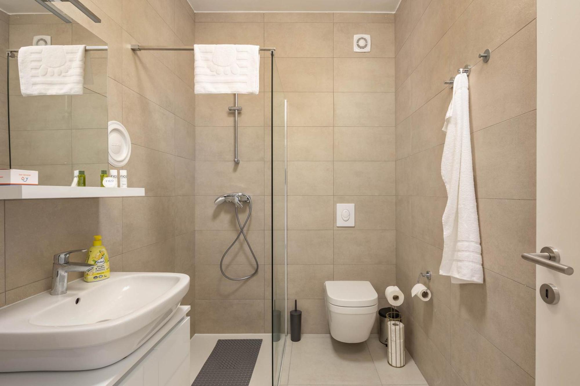Seafront Villa Andrijana - Happy Rentals Plomin Eksteriør bilde
