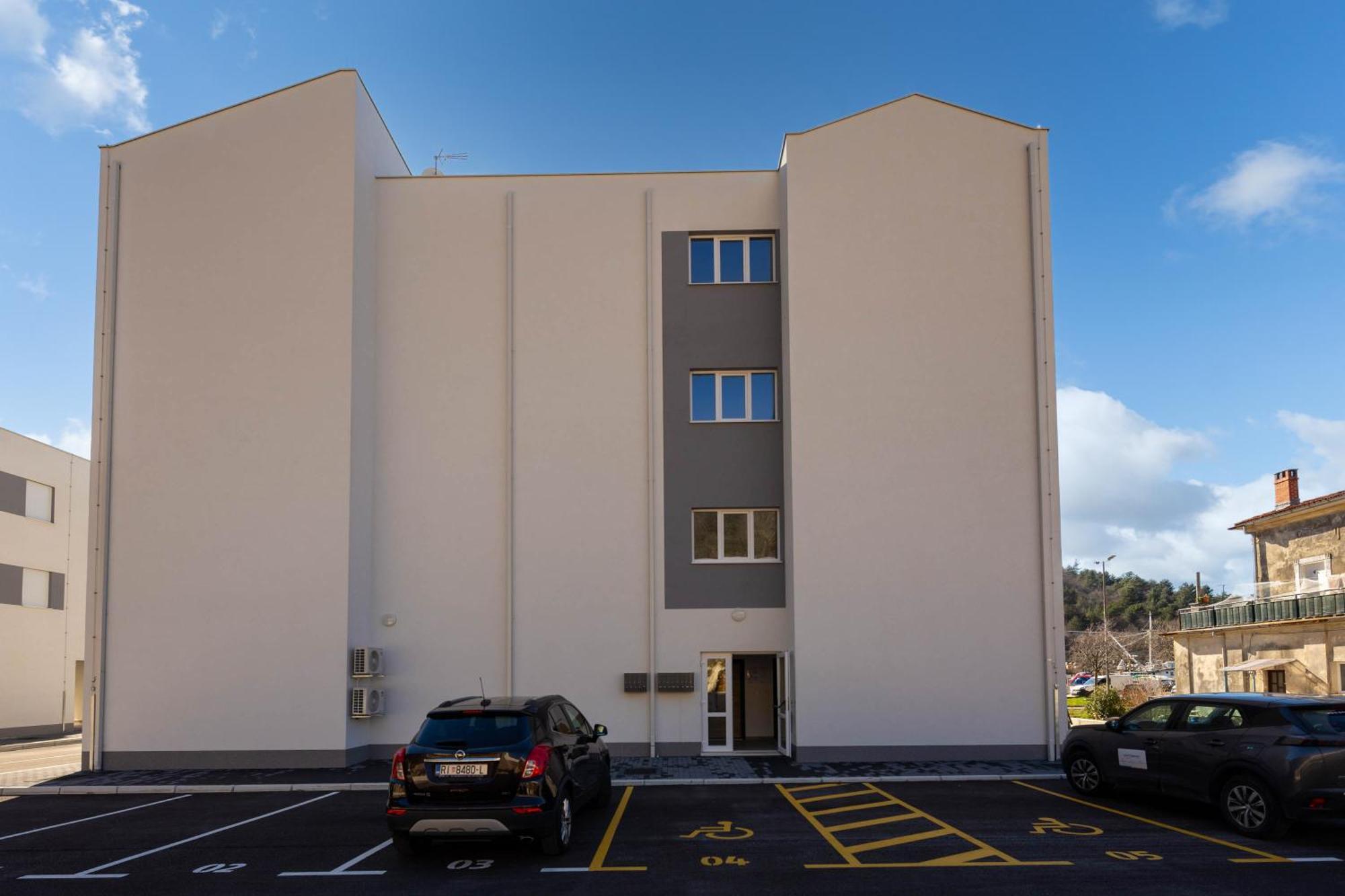 Seafront Villa Andrijana - Happy Rentals Plomin Eksteriør bilde