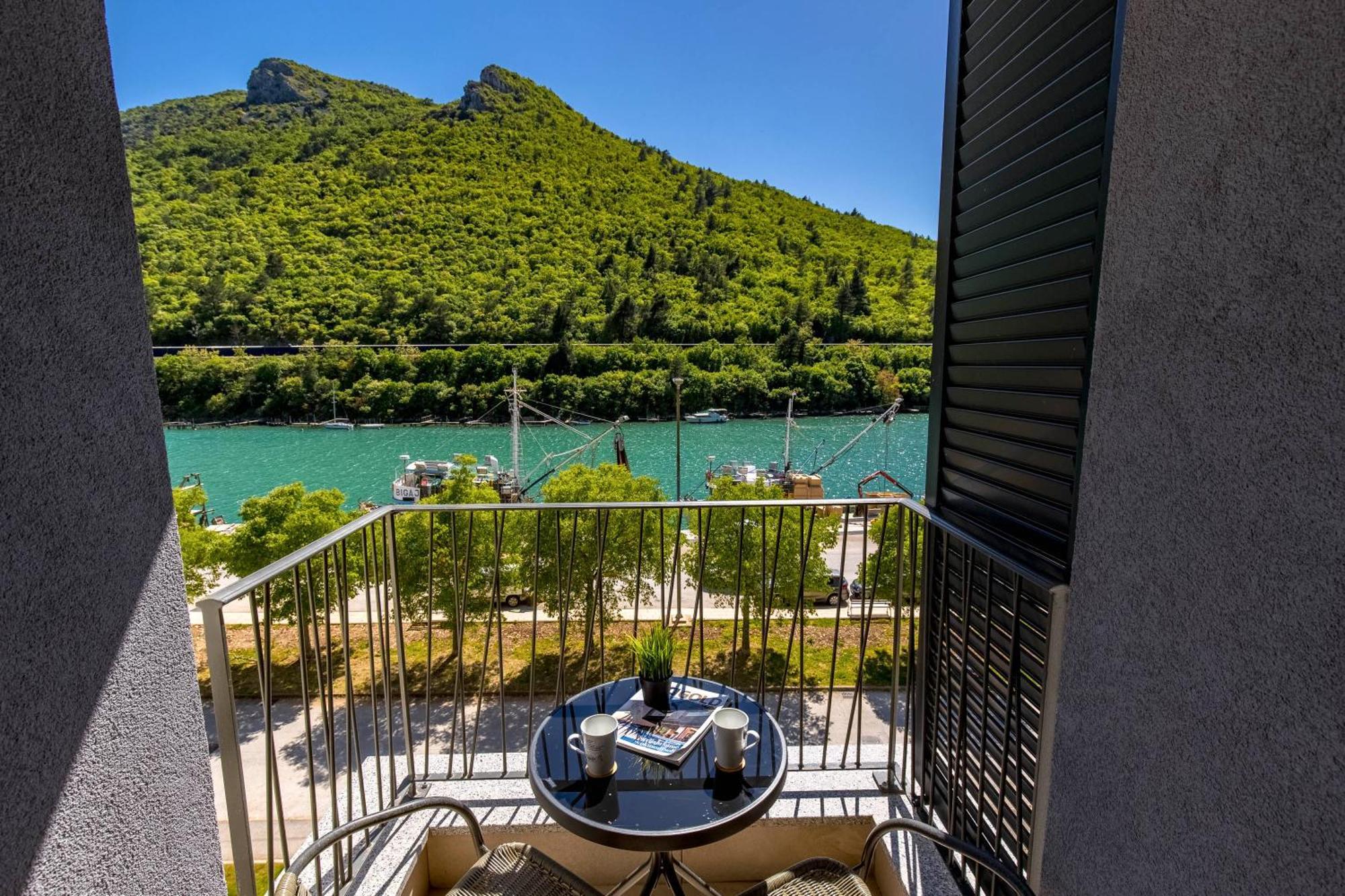 Seafront Villa Andrijana - Happy Rentals Plomin Eksteriør bilde